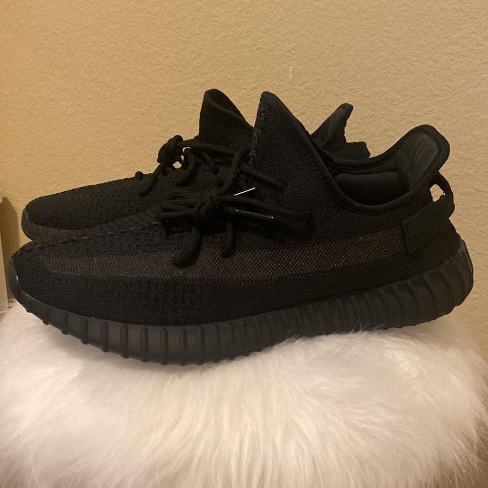 Yeezy Boost 350 V2 Onyx Mens 12